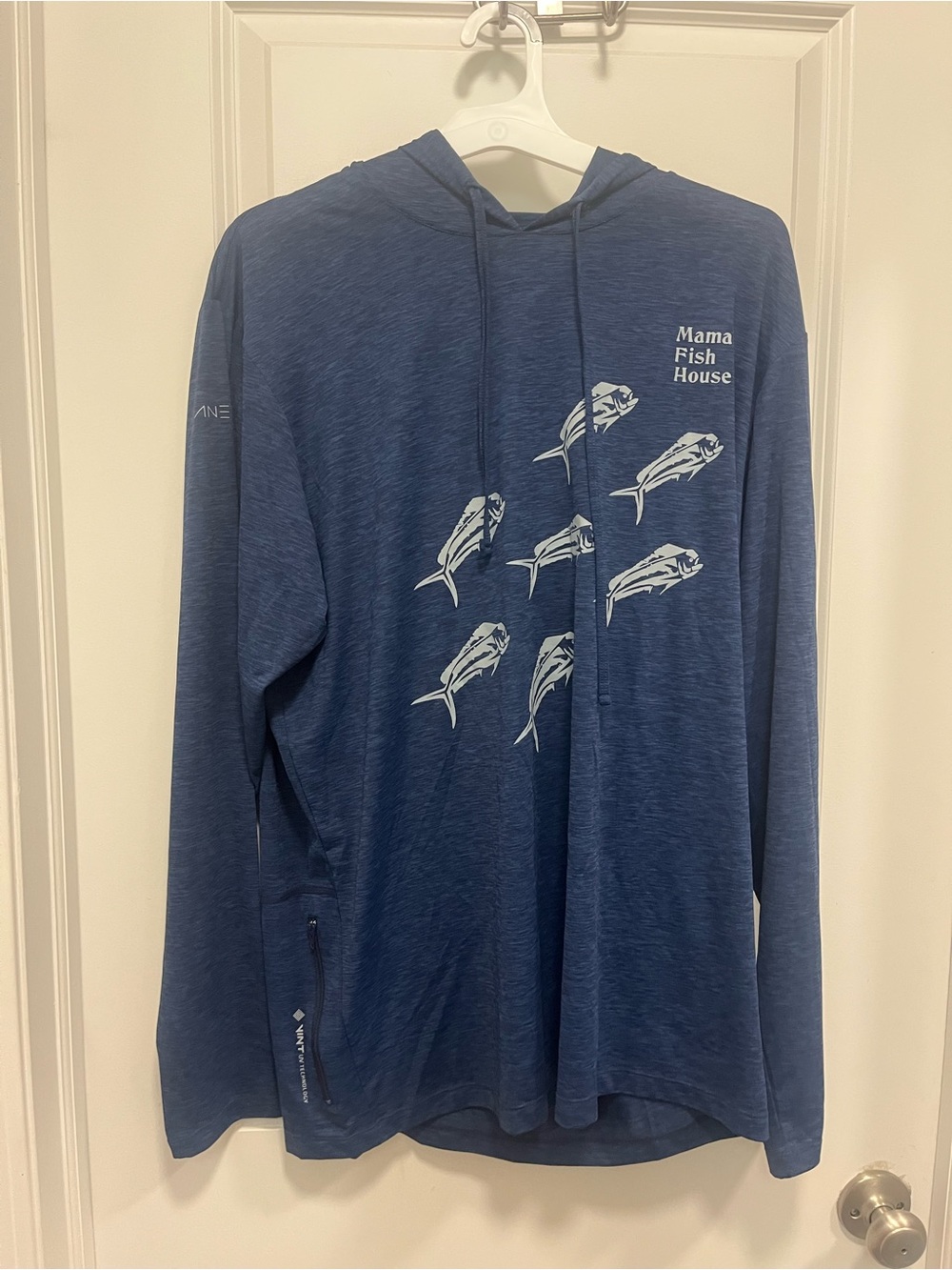 Anetik “mama’s Fish House” Long Sleeved Dri Fir Performance Tee Heather Blue XL